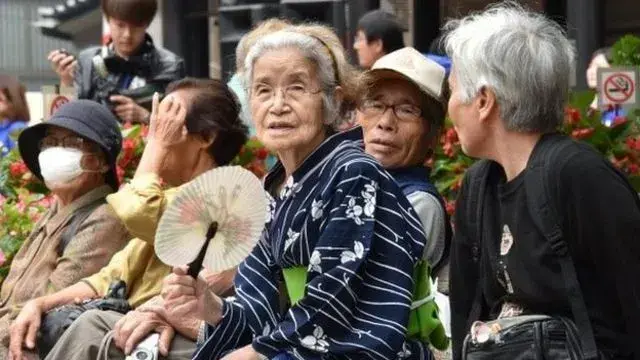 数十万日本老人要来中国养老,人口老龄化是中日韩三国面临的共同问题