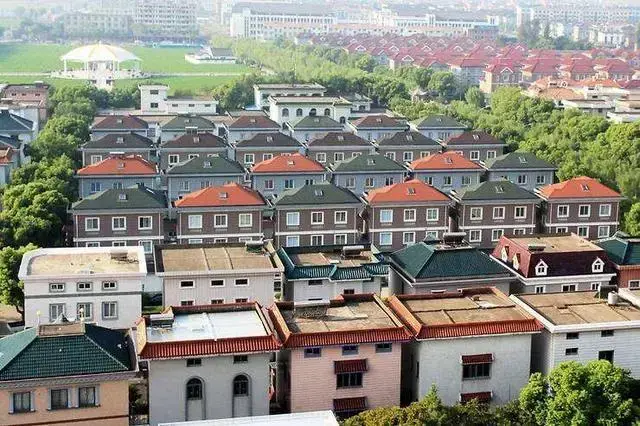 中国十大富村排名(中国十大富裕村的位置)