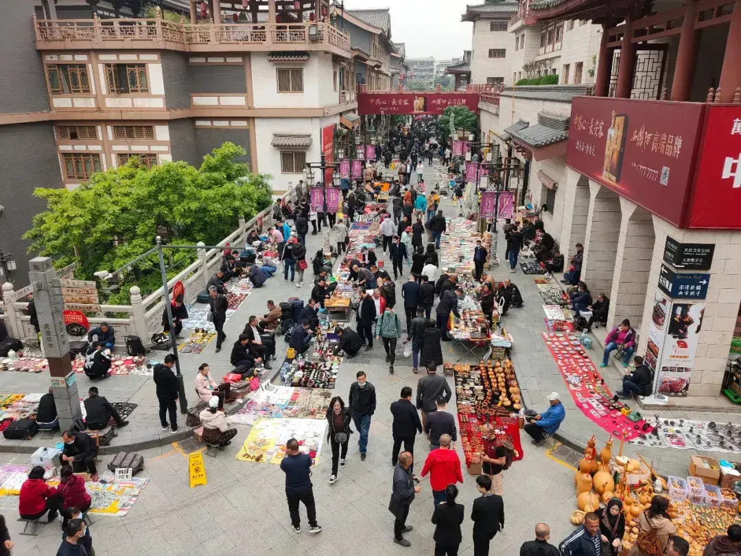 西安古玩市场哪个最火（西安大唐西市古玩地摊时间）