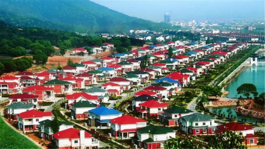 中国十大富村排名(中国十大富裕村的位置)