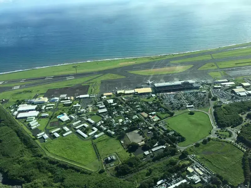 留尼汪岛属于哪个国家(留尼汪岛地理位置及出口的主要交通方式)