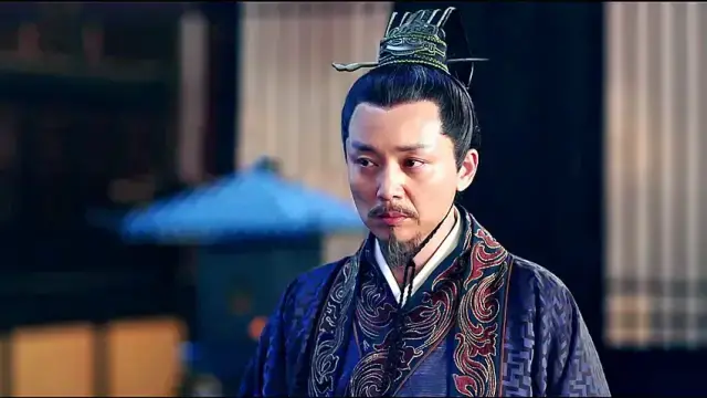 演员张嘉译(一手烂牌被打成王炸)