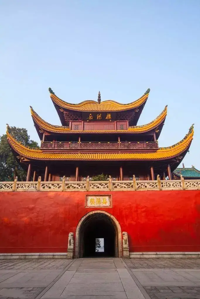 四大名楼分别在哪里(附中国四大名楼对应的诗句)