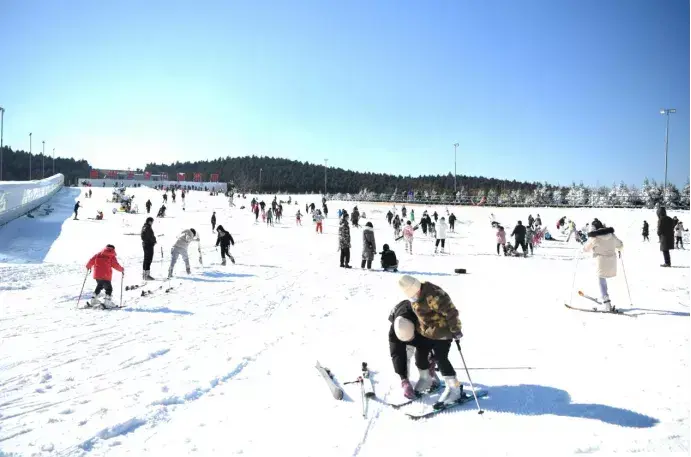 江苏哪里有滑雪场地（江苏附近大型滑雪场分享）