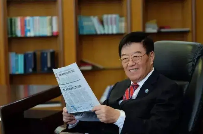 徐镜人在新疆发生了什么(扬子江药业厂房)