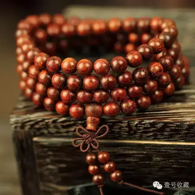 小叶紫檀适合什么人带(小叶紫檀手串适合女士带吗)