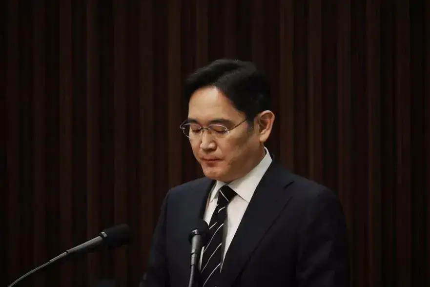 洪罗喜多少岁（洪罗喜简介及年轻时图片）