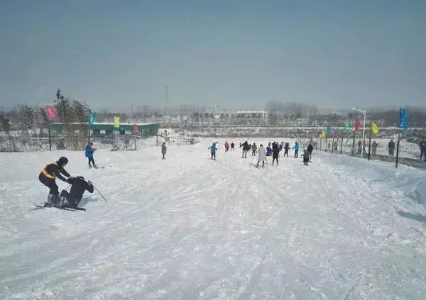江苏哪里有滑雪场地（江苏附近大型滑雪场分享）
