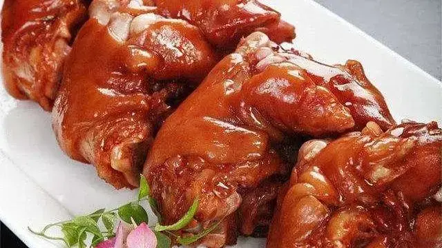 青岛能带走的十大特产(青岛有什么值得带回去的特产)