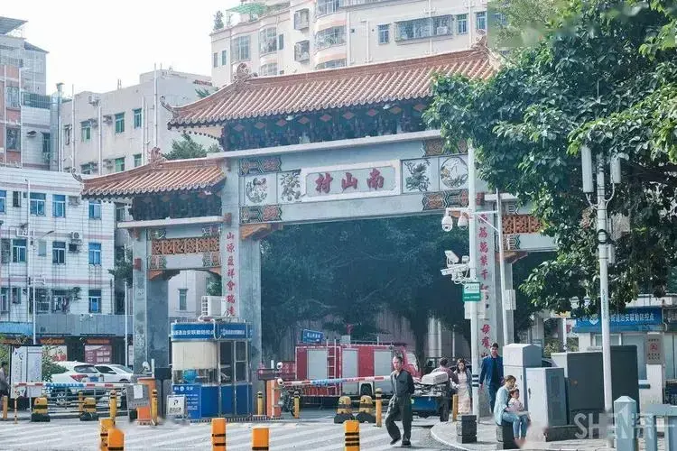 中国十大富村排名(中国十大富裕村的位置)