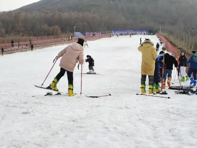 江苏哪里有滑雪场地（江苏附近大型滑雪场分享）