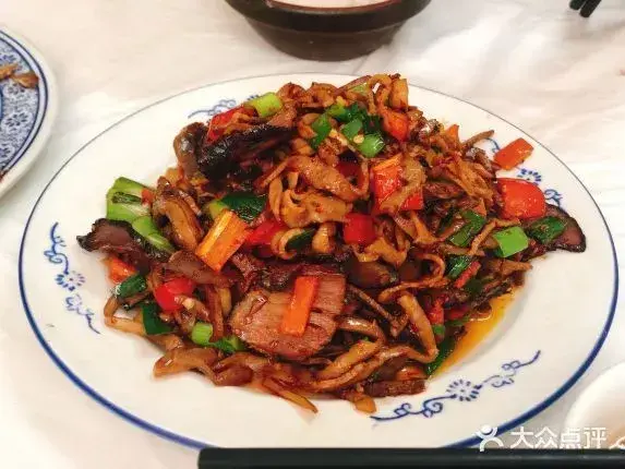 湘菜馆名字叫什么更让人记住(好听的湘菜馆名字大全)