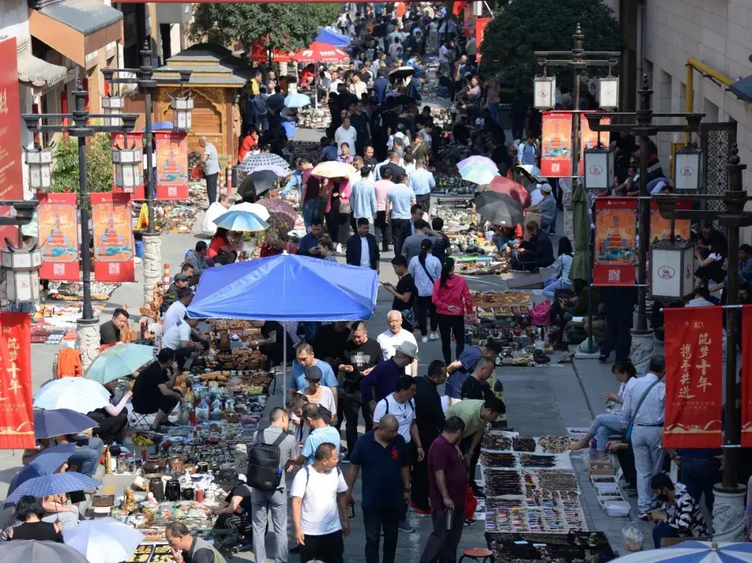 西安古玩市场哪个最火（西安大唐西市古玩地摊时间）