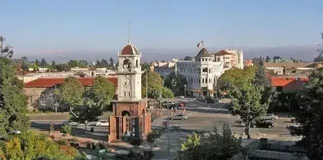 美国最富有的城市是哪个(美国比较富有的城市排名)